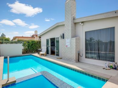 Malibu Four Bedroom Luxury Home with Pool & Spa Sleeps 8