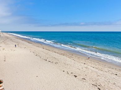Luxury Oceanfront Vacation Home in Malibu Sleeps Eight Guest