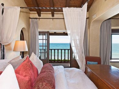 Luxury Oceanfront Vacation Home in Malibu Sleeps Eight Guest