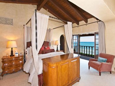 Luxury Oceanfront Vacation Home in Malibu Sleeps Eight Guest