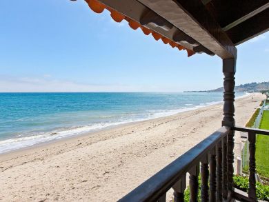 Luxury Oceanfront Vacation Home in Malibu Sleeps Eight Guest