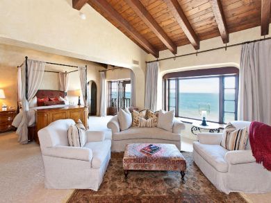 Luxury Oceanfront Vacation Home in Malibu Sleeps Eight Guest