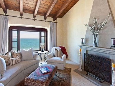 Luxury Oceanfront Vacation Home in Malibu Sleeps Eight Guest