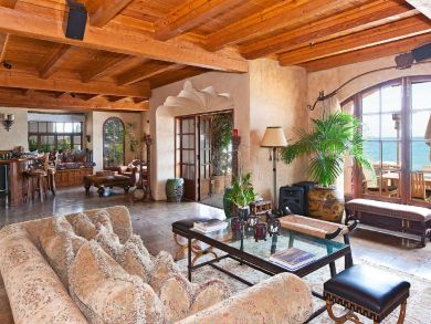 Luxury Oceanfront Vacation Home in Malibu Sleeps Eight Guest