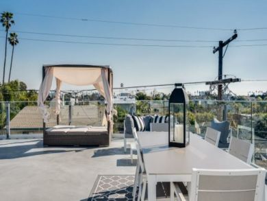 Venice Four Bedroom Deluxe Vacation Rental Home Sleeps 8