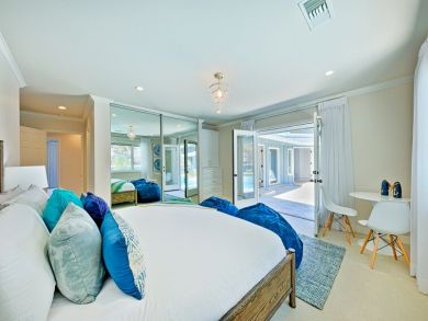 Luxury La Jolla Vacation Home Sleeps 10 Guests Walk to Beach Luxury La Jolla Vacation Home Sleeps 10 Guests Walk to Beach
