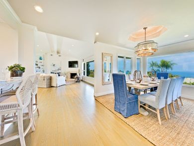 Luxury La Jolla Vacation Home Sleeps 10 Guests Walk to Beach Luxury La Jolla Vacation Home Sleeps 10 Guests Walk to Beach