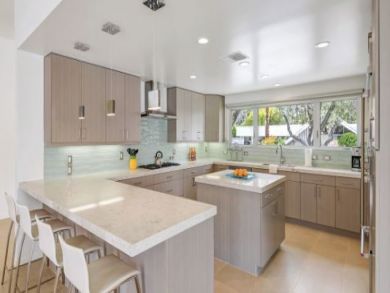 Sophisticated 5 Bedroom Home Private Pool and Mountain Views