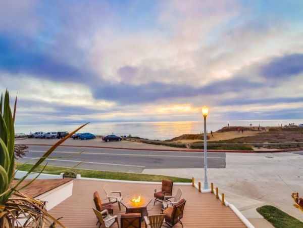 Sunset Cliffs Ocean Front Five Bedroom Vacation Home