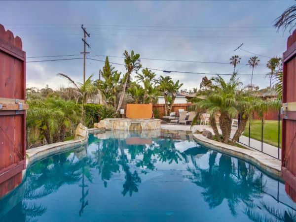 Sunset Cliffs Ocean Front Five Bedroom Vacation Home