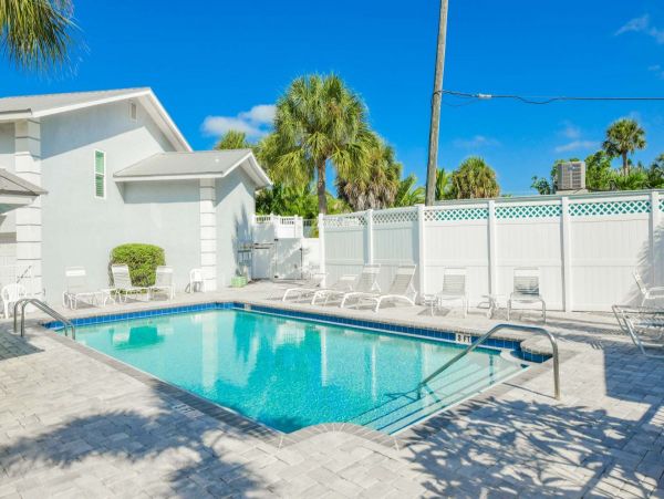 Siesta Key Vacation Townhouse Half Block Beach
