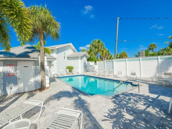 Siesta Key Vacation Townhouse Half Block Beach