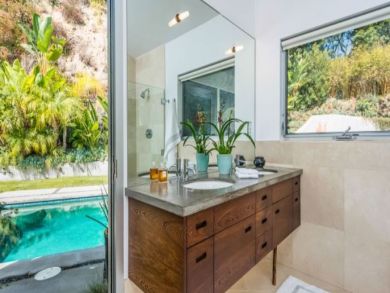 Stunning Los Angeles Vacation Pool Home Sleeps 6 Guests