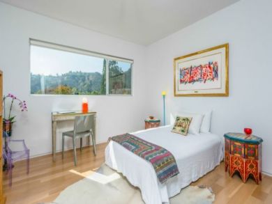 Stunning Los Angeles Vacation Pool Home Sleeps 6 Guests