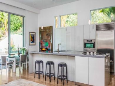 Stunning Los Angeles Vacation Pool Home Sleeps 6 Guests