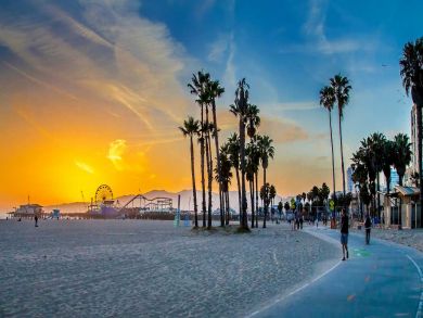 Stunning Los Angeles Vacation Pool Home Sleeps 6 Guests