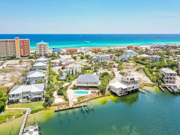 Destin Luxury Vacation Rental Home Nine Bedrooms Sleeps 30