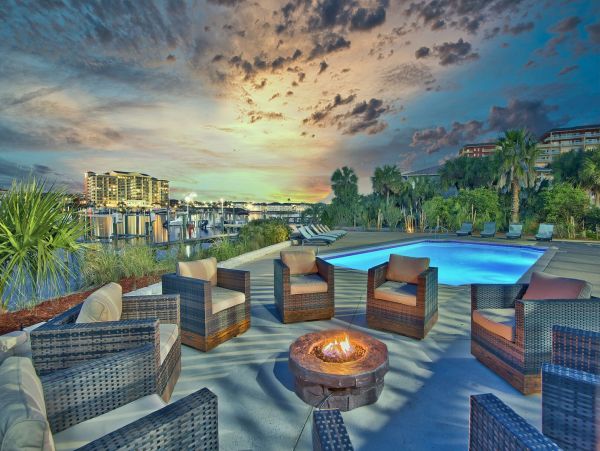 Destin Luxury Vacation Rental Home Nine Bedrooms Sleeps 30