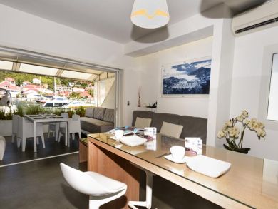 St. Barts Home 941099