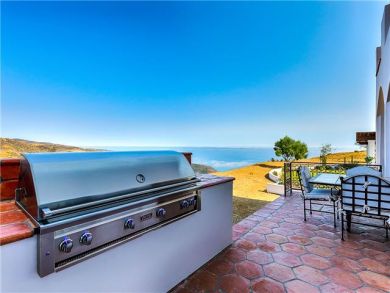 Sweeping Pacific Views malibu Luxury Home