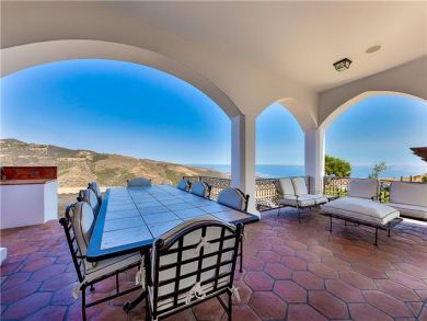 Sweeping Pacific Views malibu Luxury Home