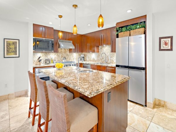 Oceanfront 3 Bedroom Kaanapali Vacation Condo Sleeps 8 Guests