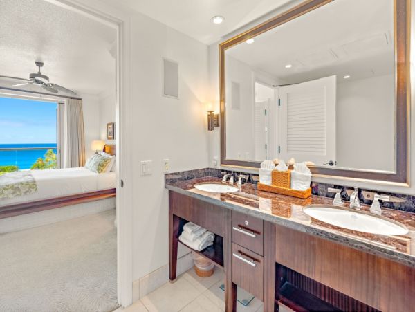 Oceanfront 3 Bedroom Kaanapali Vacation Condo Sleeps 8 Guests