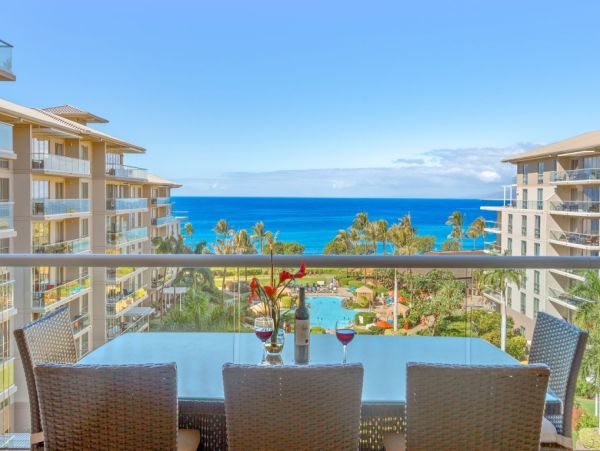 Oceanfront 3 Bedroom Kaanapali Vacation Condo Sleeps 8 Guests