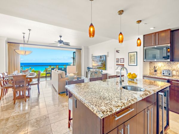 Oceanfront 3 Bedroom Kaanapali Vacation Condo Sleeps 8 Guests