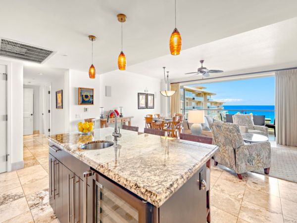 Oceanfront 3 Bedroom Kaanapali Vacation Condo Sleeps 8 Guests