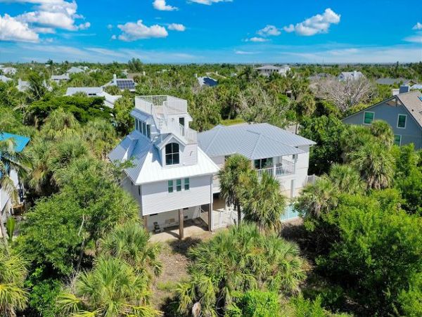 Luxury Island Retreat near Bowman's Beach 3 Bedrooms, Heated Pool