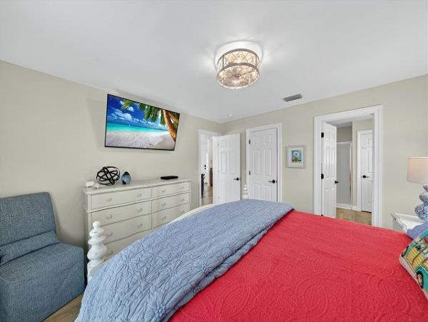 Luxury Island Retreat near Bowman's Beach 3 Bedrooms, Heated Pool