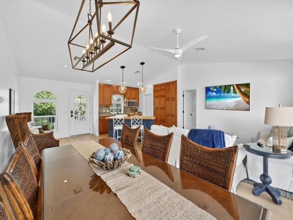 Luxury Island Retreat near Bowman's Beach 3 Bedrooms, Heated Pool