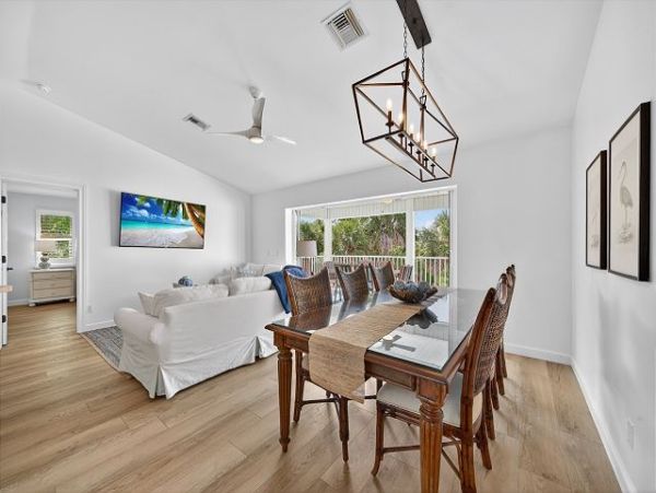 Luxury Island Retreat near Bowman's Beach 3 Bedrooms, Heated Pool