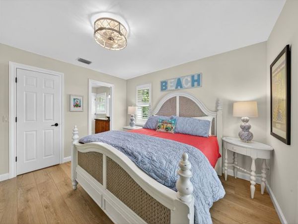 Luxury Island Retreat near Bowman's Beach 3 Bedrooms, Heated Pool