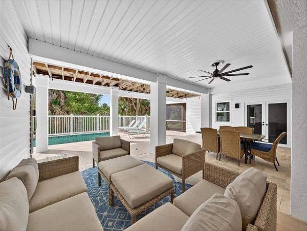 Luxury Island Retreat near Bowman's Beach 3 Bedrooms, Heated Pool