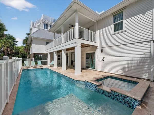 Luxury Island Retreat near Bowman's Beach 3 Bedrooms, Heated Pool