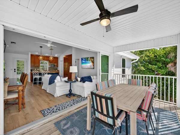 Luxury Island Retreat near Bowman's Beach 3 Bedrooms, Heated Pool