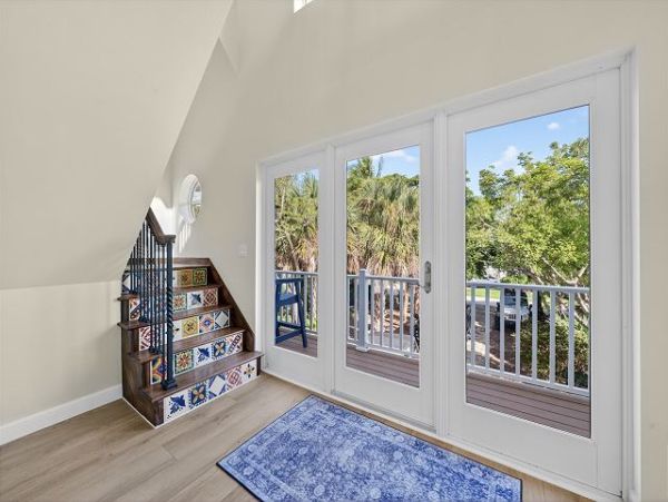 Luxury Island Retreat near Bowman's Beach 3 Bedrooms, Heated Pool