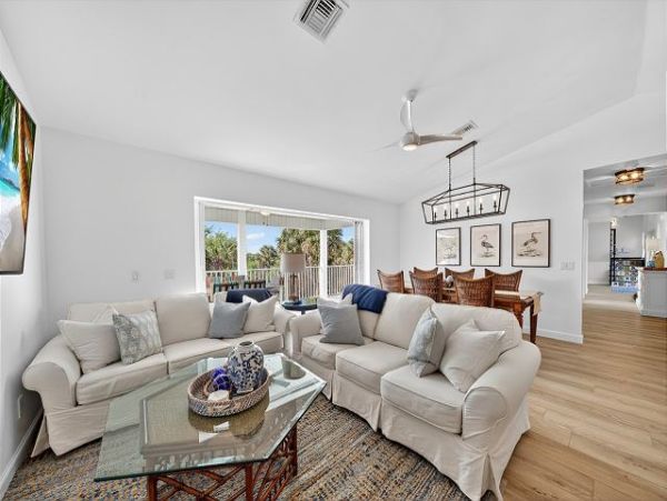 Luxury Island Retreat near Bowman's Beach 3 Bedrooms, Heated Pool