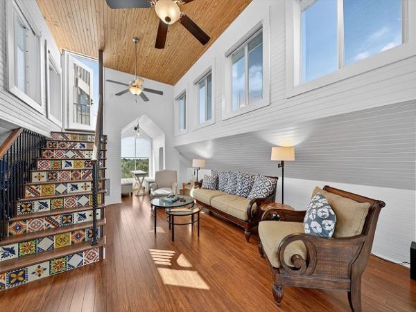 Luxury Island Retreat near Bowman's Beach 3 Bedrooms, Heated Pool
