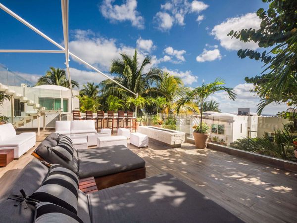 Playa Del Carmen 8 Bedroom Vacation Home Sleeps 16 Guests