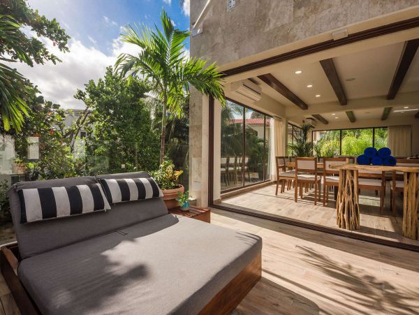 Playa Del Carmen 8 Bedroom Vacation Home Sleeps 16 Guests