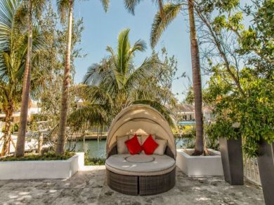 Posh Four Bedroom Vacation Home in Coral Gables