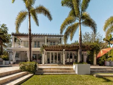 Posh Four Bedroom Vacation Home in Coral Gables
