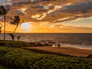 Kihei Oceanfront Two Bedroom Beach Vacation Condo Ocean View