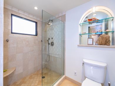 Kihei Oceanfront Two Bedroom Beach Vacation Condo Ocean View