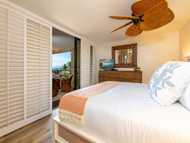 Kihei Oceanfront Two Bedroom Beach Vacation Condo Ocean View