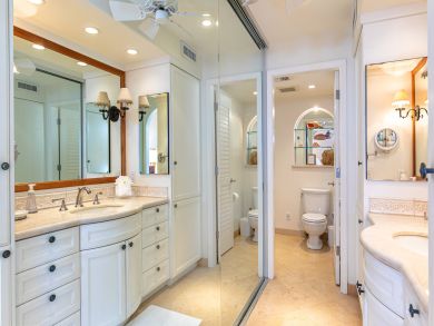 Kihei Oceanfront Two Bedroom Beach Vacation Condo Ocean View