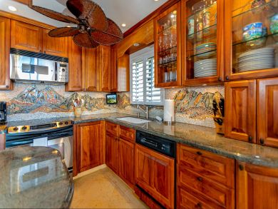 Kihei Oceanfront Two Bedroom Beach Vacation Condo Ocean View